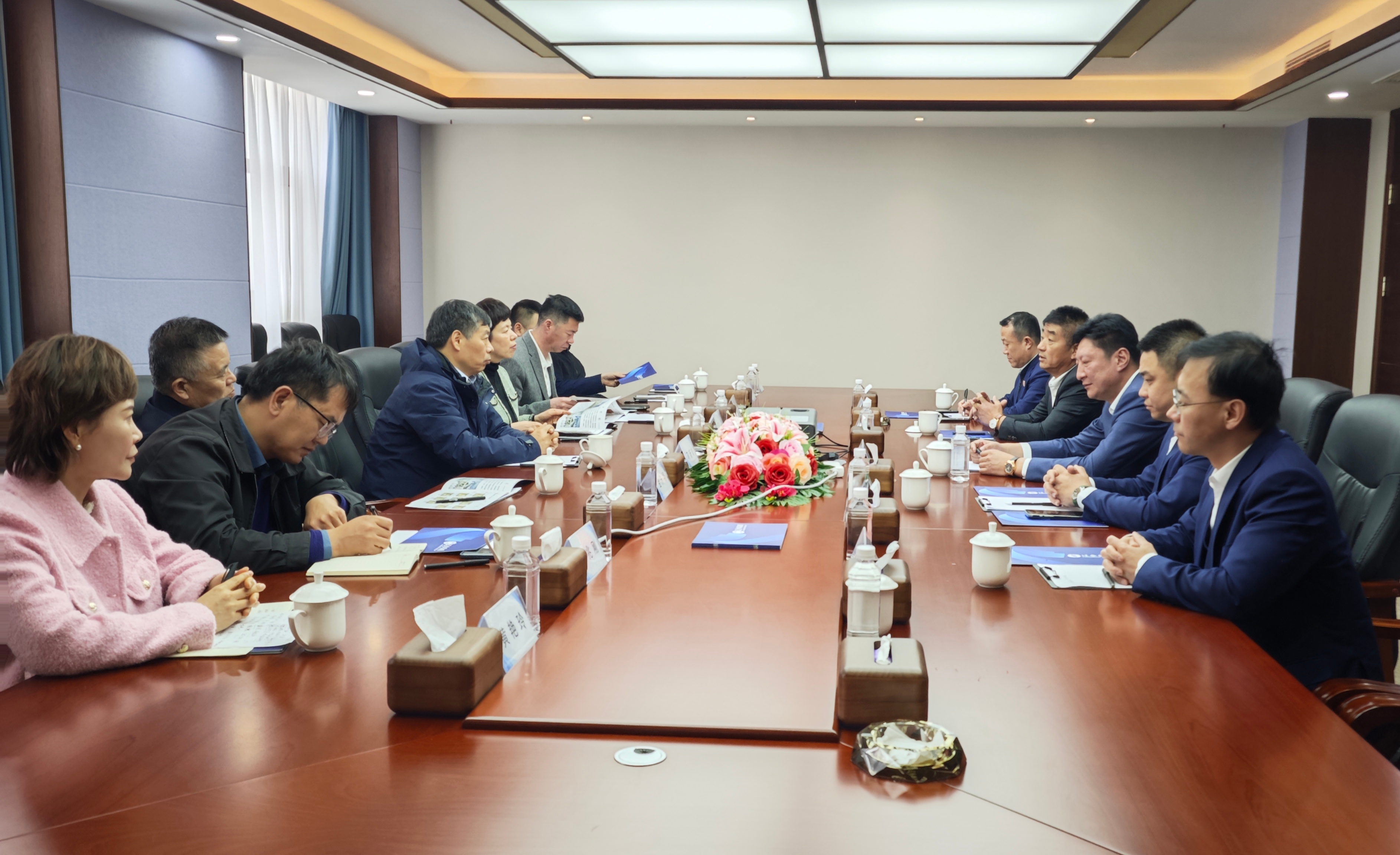 4.3刁主任調(diào)研大連.jpg